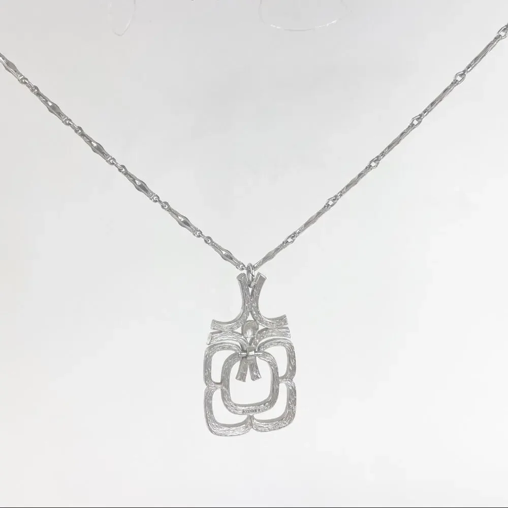 Vintage Avon Silver Tone Necklace
